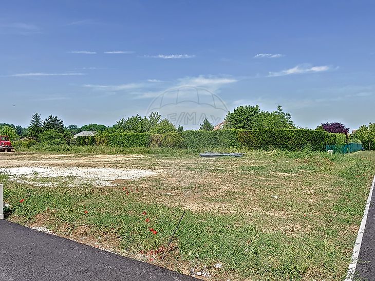 Land lot/Plot for sale in Bréviandes, Aube 10 RE/MAX