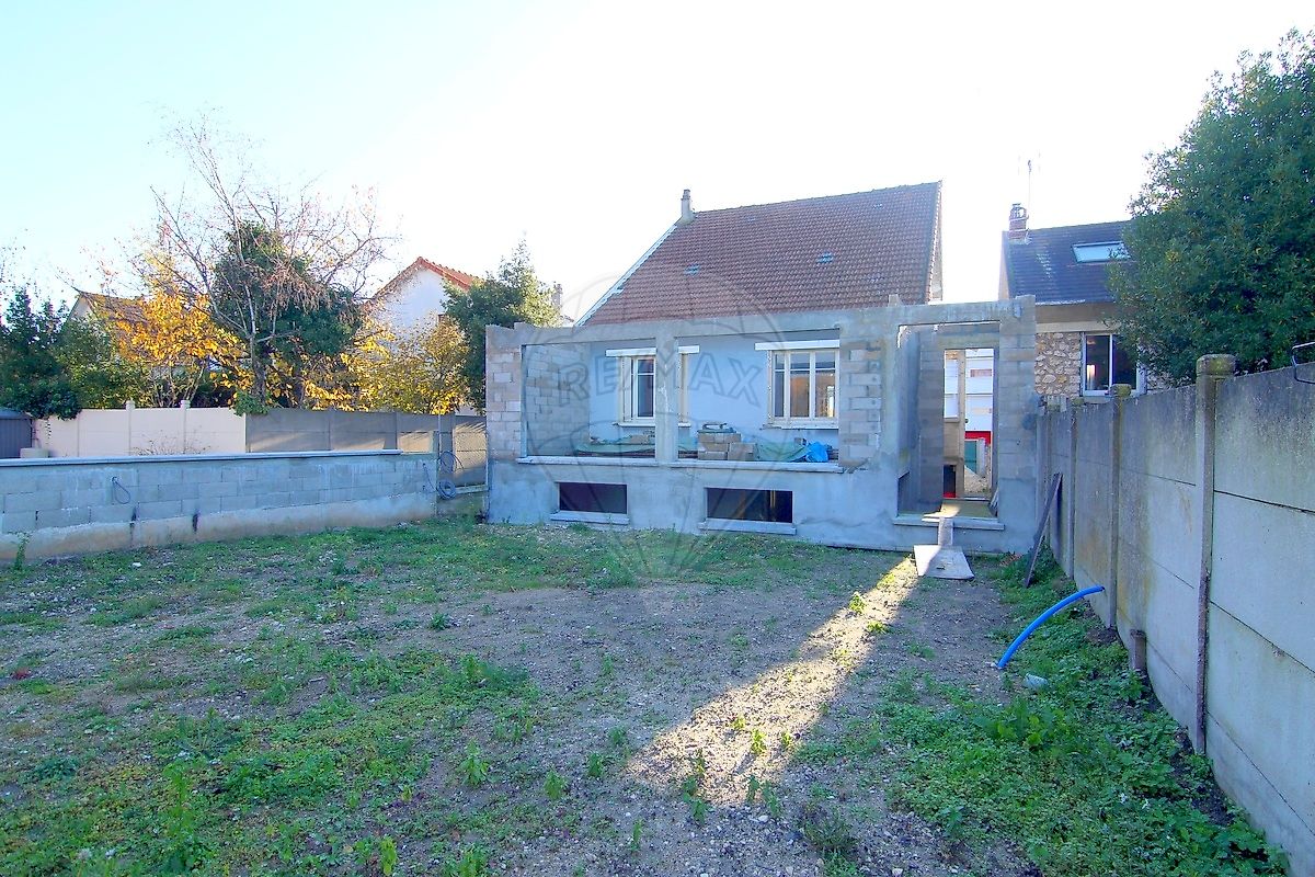 Maison 328 m² · à Bezons · 328 m² · 335 000 €