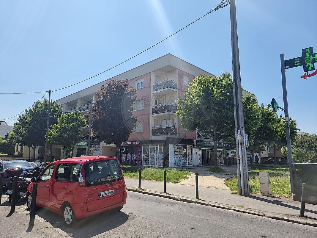 Appartement 2 pièces 81 m² · à Le Blanc-Mesnil · 81 m² · 209 000 €