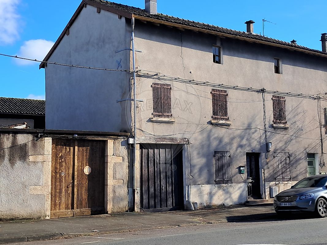Maison 5 pièces 105 m² · à Saint-Georges-de-Reneins · 105 m² · 150 000 €