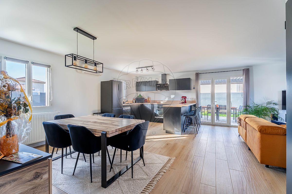 Maison 5 pièces 91 m² · à Taponas · 91 m² · 330 000 €