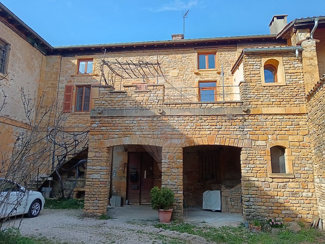 Maison 6 pièces 131 m² · à Theizé · 131 m² · 335 000 €