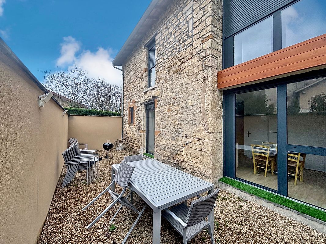 Appartement 8 pièces 82 m² · à Anse · 82 m² · 290 000 €
