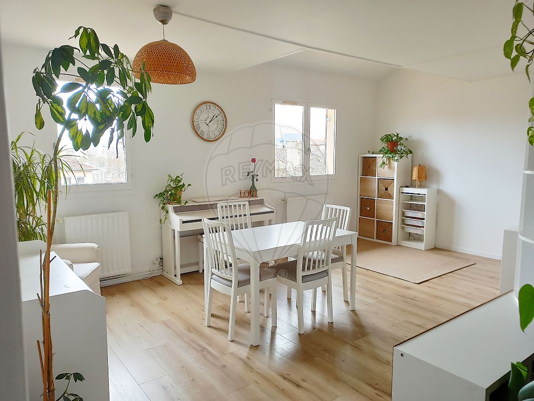Appartement 5 pièces 98 m² · à Villefranche-sur-Saône · 98 m² · 215 000 €
