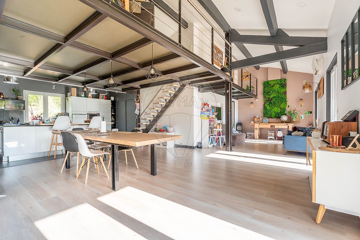 Maison 6 pièces 173 m² · à Rivolet · 173 m² · 530 000 €