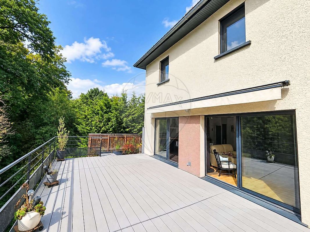 Maison 108 m² · à Frans · 108 m² · 325 000 €