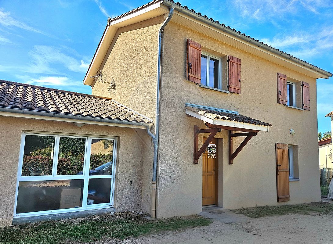 Maison 131 m² · à Mogneneins · 131 m² · 242 000 €