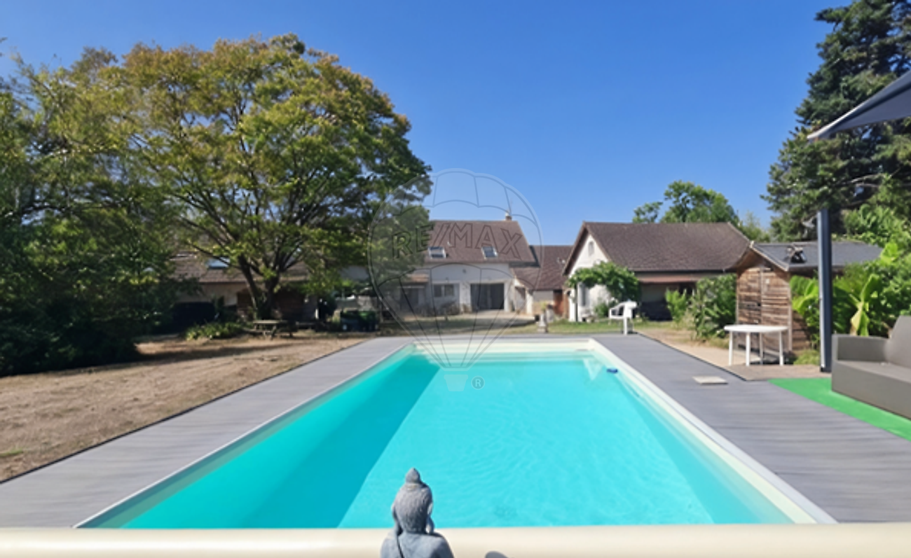 Maison 7 pièces 186 m² · à La Charité-sur-Loire · 186 m² · 254 900 €