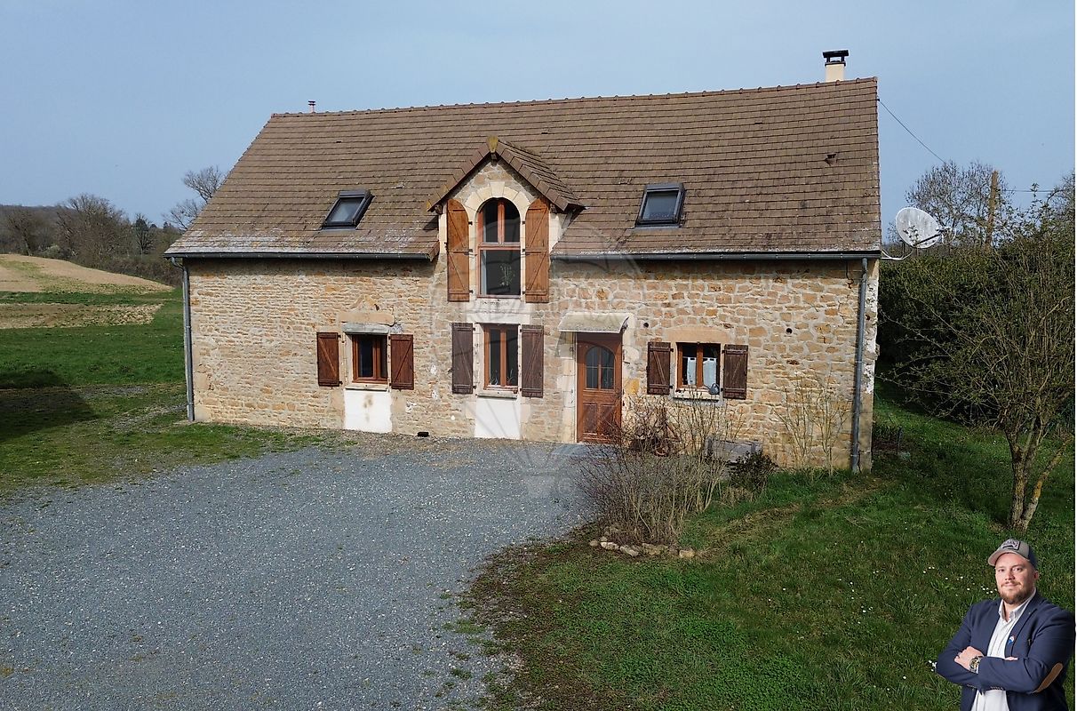 Maison 7 pièces 160 m² · à Nérondes · 160 m² · 185 000 €