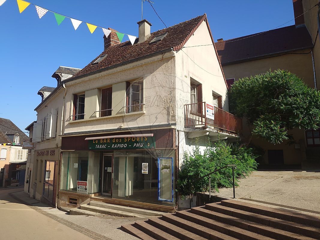Maison 6 pièces 100 m² · à Luzy · 100 m² · 39 000 €