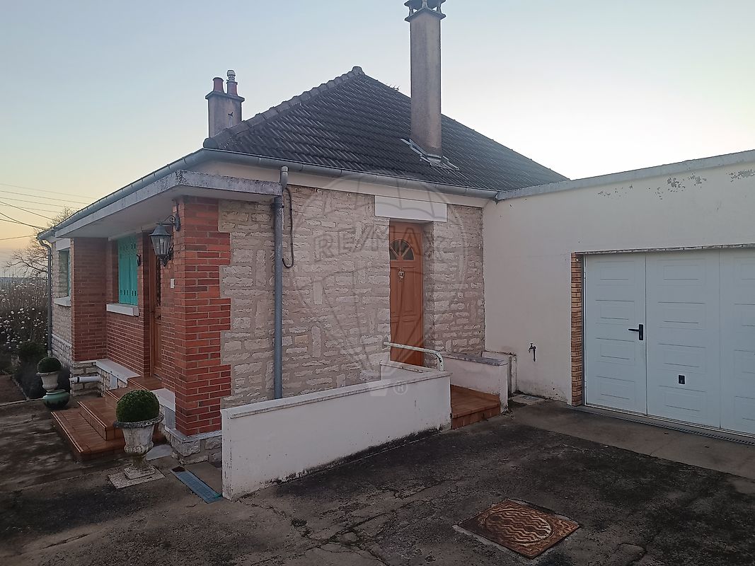 Maison 450 m² · à Imphy · 450 m² · 80 000 €