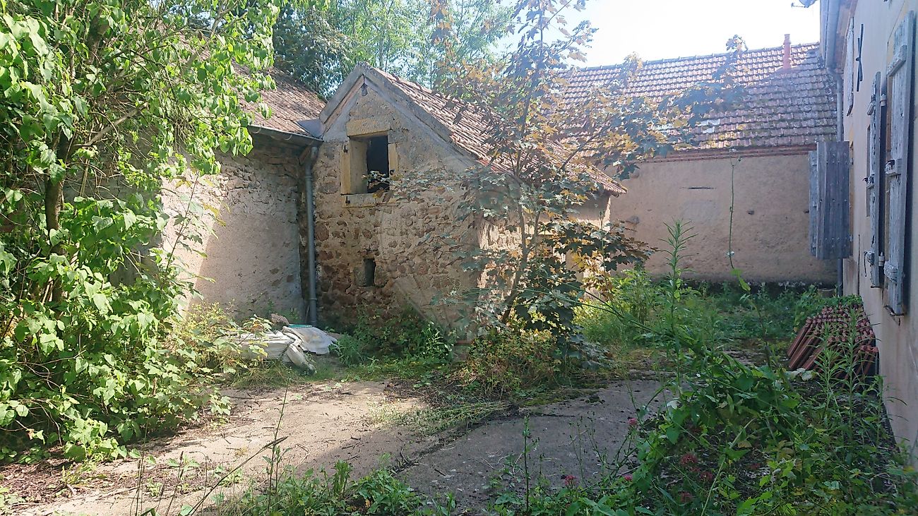 Maison 4 pièces 80 m² · à Issy-l'Évêque · 80 m² · 45 000 €