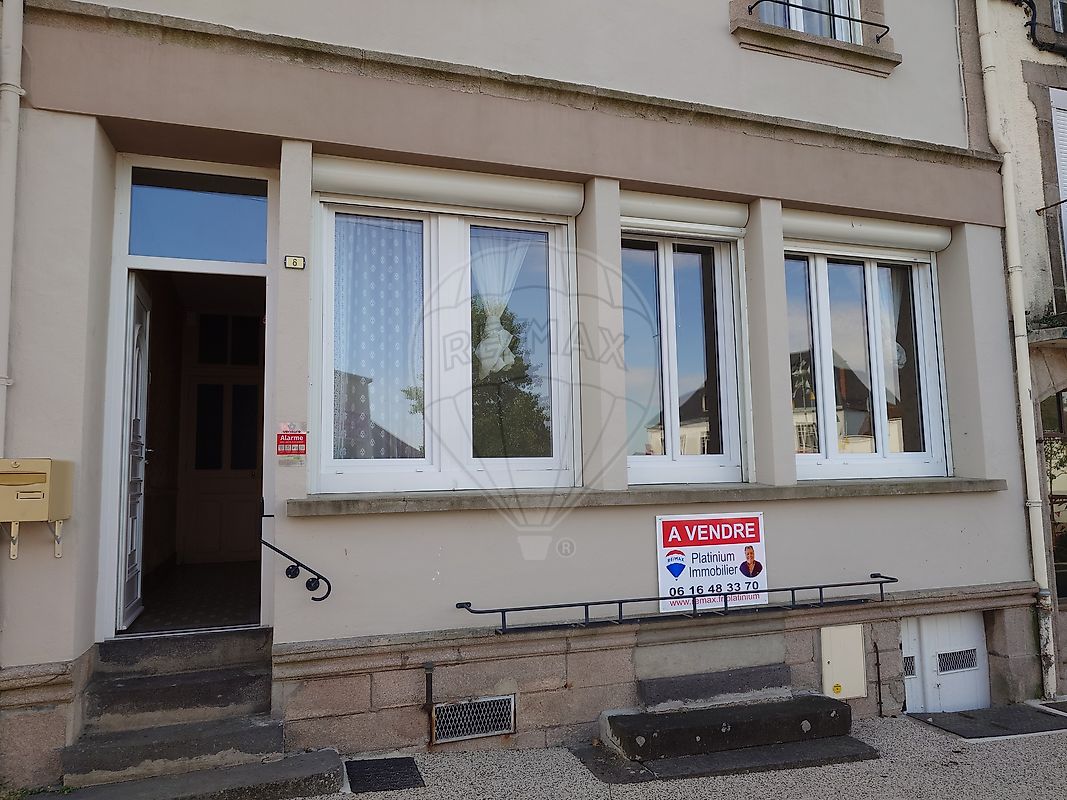 Maison 6 pièces 126 m² · à Luzy · 126 m² · 44 000 €