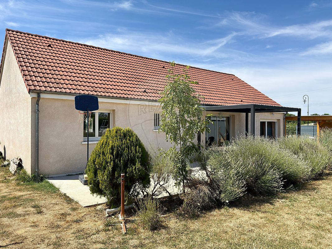 Maison 5 pièces 118 m² · à Saint-Pierre-le-Moûtier · 118 m² · 169 900 €