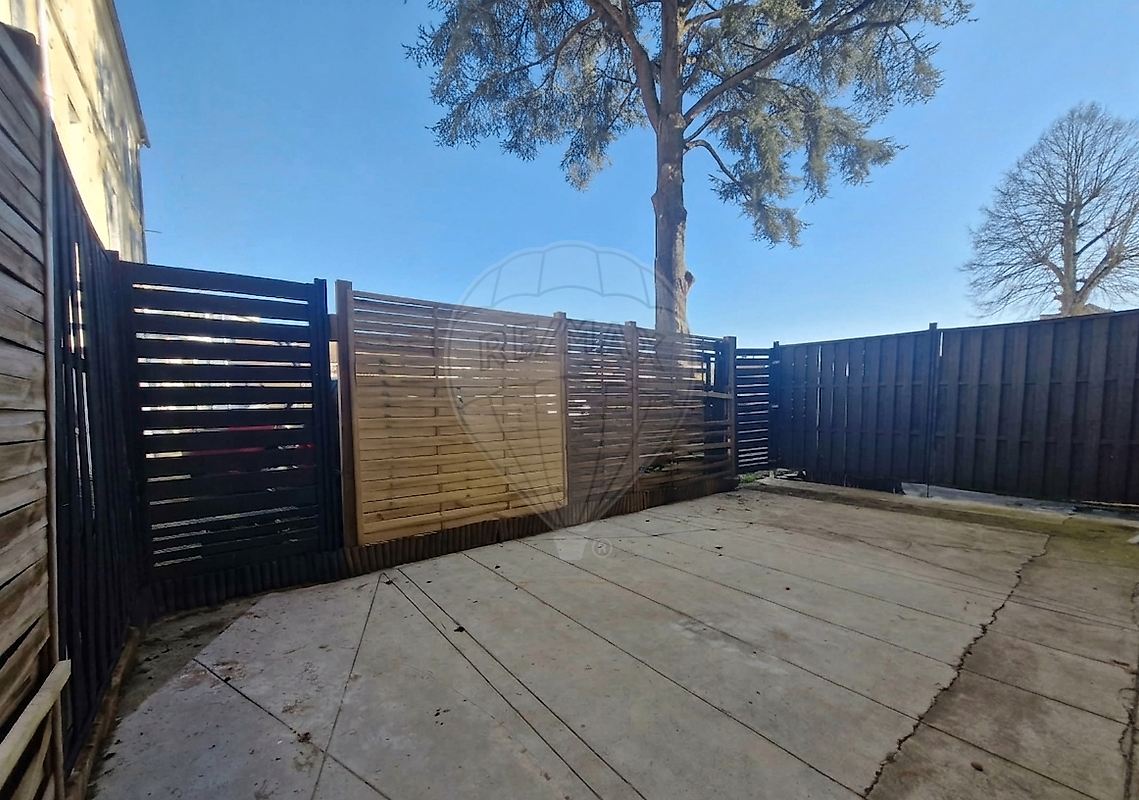 Appartement 4 pièces 98 m² · à Pougues-les-Eaux · 98 m² · 85 000 €