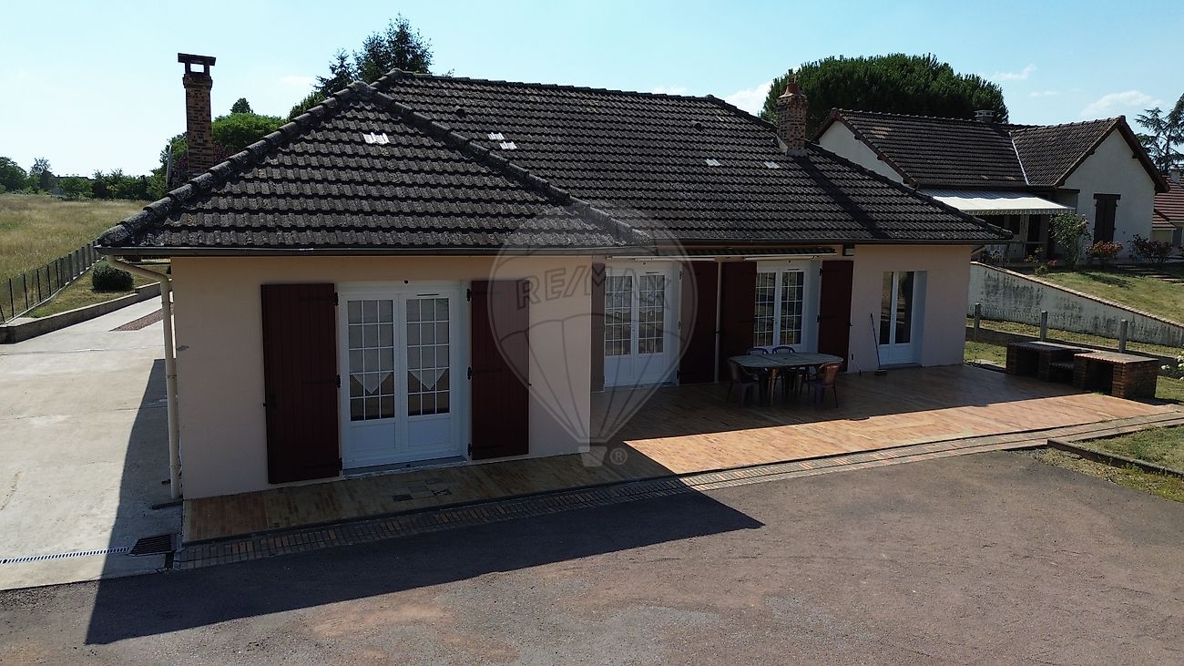 Maison 6 pièces 143 m² · à La Charité-sur-Loire · 143 m² · 219 000 €