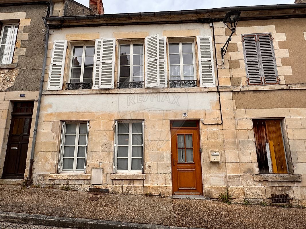 Maison 6 pièces 156 m² · à La Charité-sur-Loire · 156 m² · 119 500 €