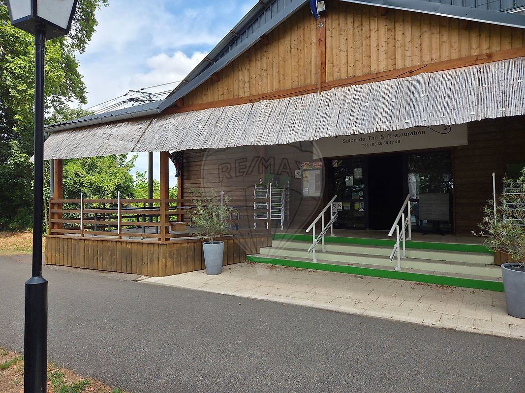 Local commercial 400 m² · à Sermoise-sur-Loire · 400 m² · 219 000 €/mois