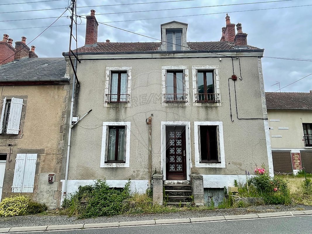 Maison 130 m² · à Luzy · 130 m² · 24 000 €