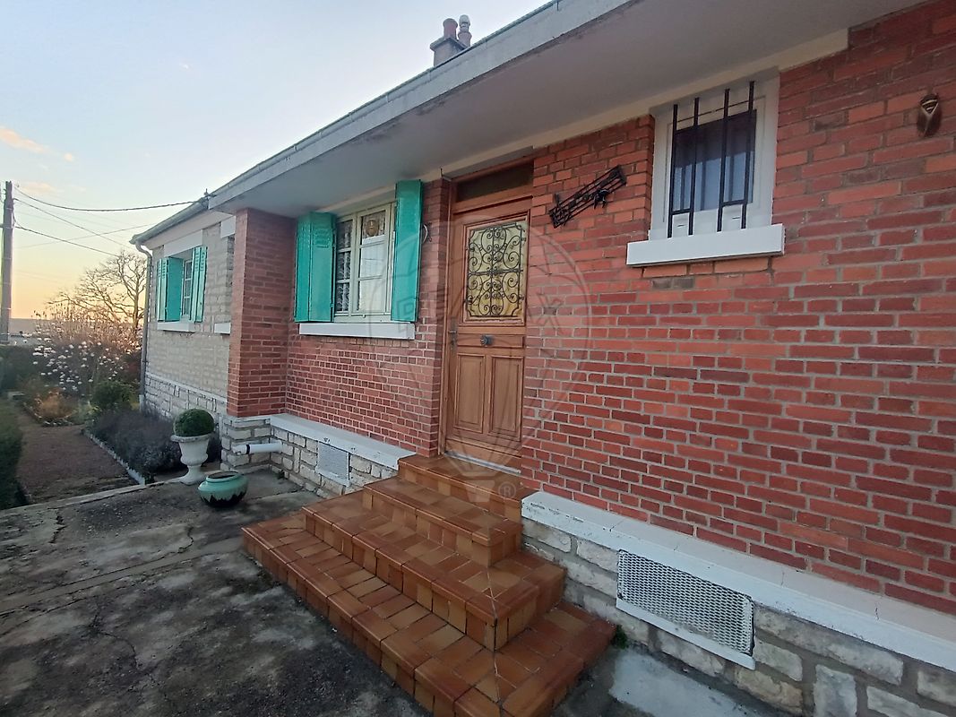 Maison 450 m² · à Imphy · 450 m² · 80 000 €