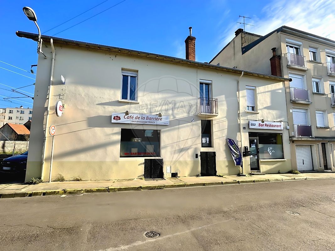 Immeuble 160 m² · à Moulins · 160 m² · 159 000 €