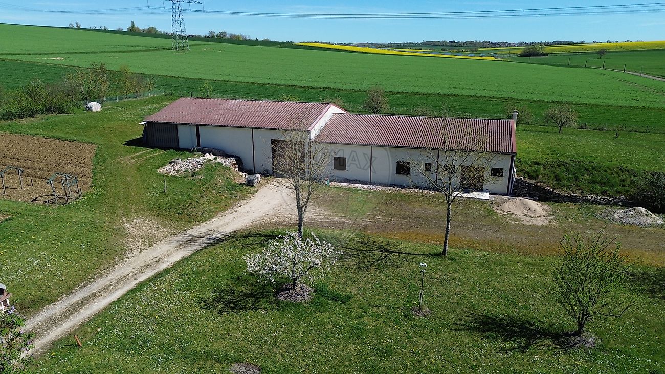 Local d’activité à vendre - Cosne-Cours-sur-Loire · 468 m² · 155 000 €