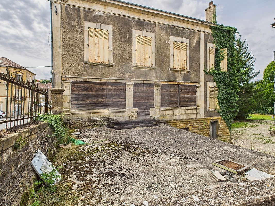 Maison 10 pièces 300 m² · à Longuyon · 300 m² · 80 000 €