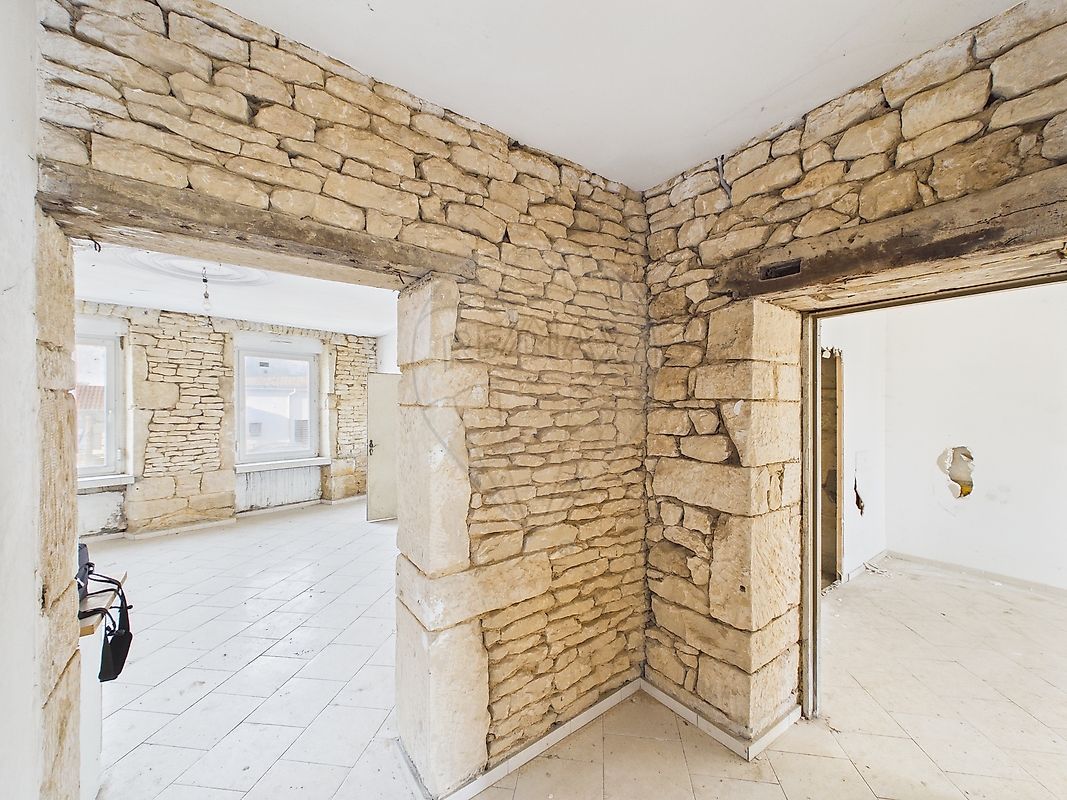 Maison 5 pièces 140 m² · à Saint-Laurent-sur-Othain · 140 m² · 150 000 €