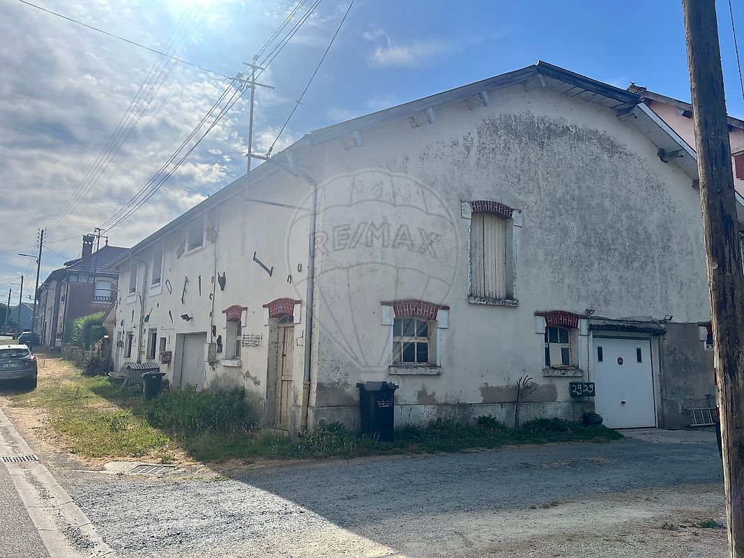 Maison 7 pièces 225 m² · à Sivry-sur-Meuse · 225 m² · 68 000 €