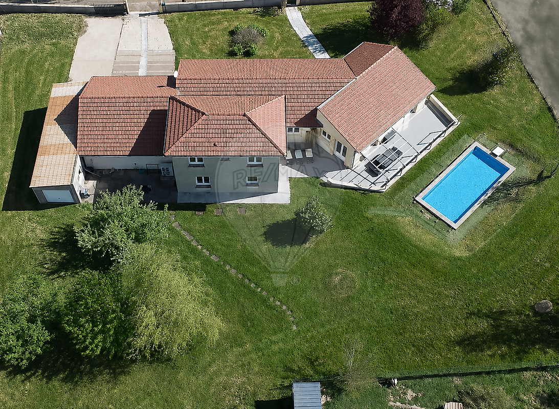 Maison 10 pièces 201 m² · à Marre · 201 m² · 349 000 €