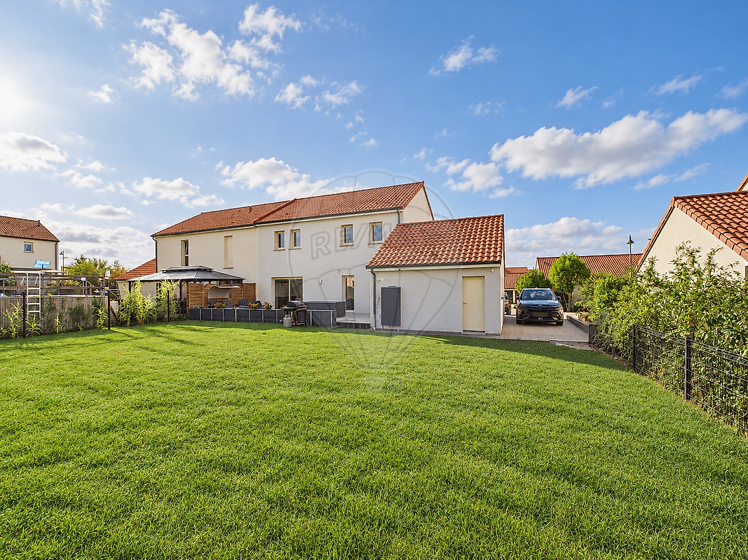 Maison 165 m² · à Rodemack · 165 m² · 556 500 €