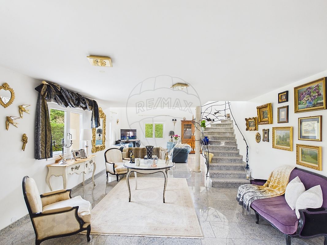 Maison 505 m² · à Sainte-Marie-aux-Chênes · 505 m² · 750 000 €