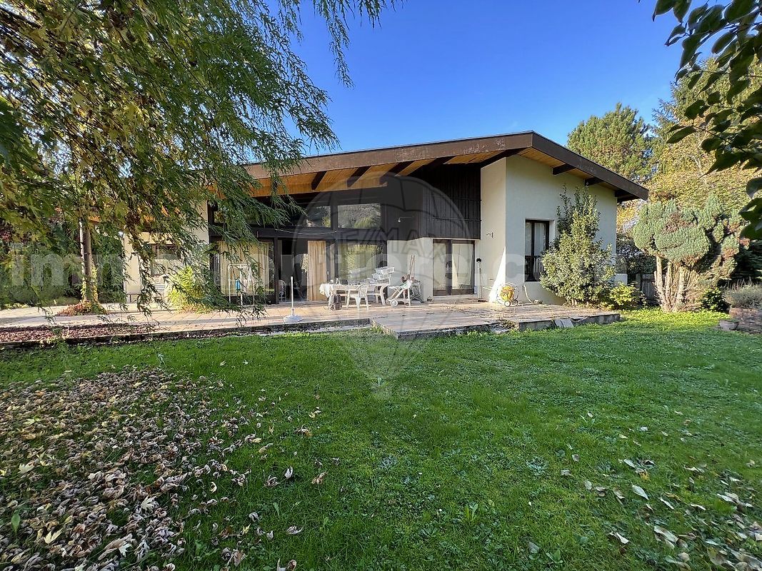 Maison 211 m² · à Quintal · 211 m² · 1 064 000 €