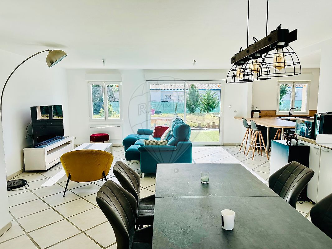 Maison 8 pièces 105 m² · à Étaules · 105 m² · 366 000 €