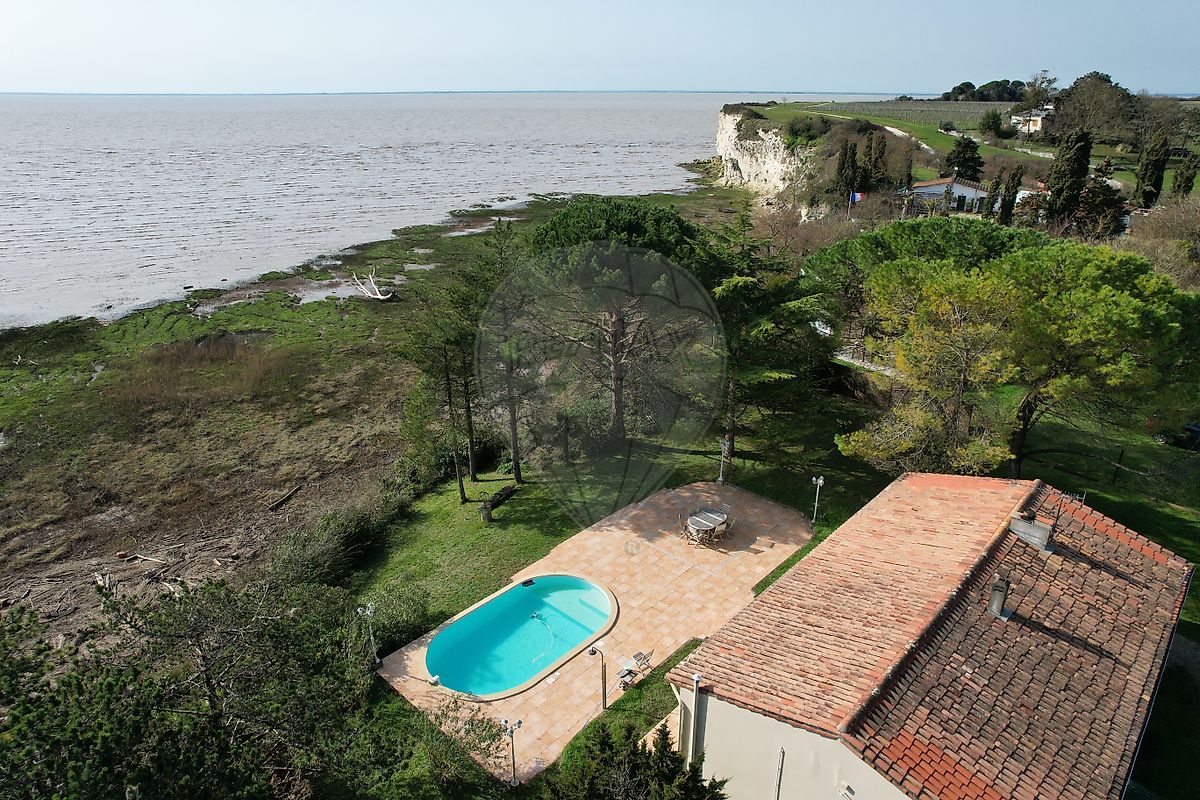 Maison 6 pièces 157 m² · à Meschers-sur-Gironde · 157 m² · 550 000 €