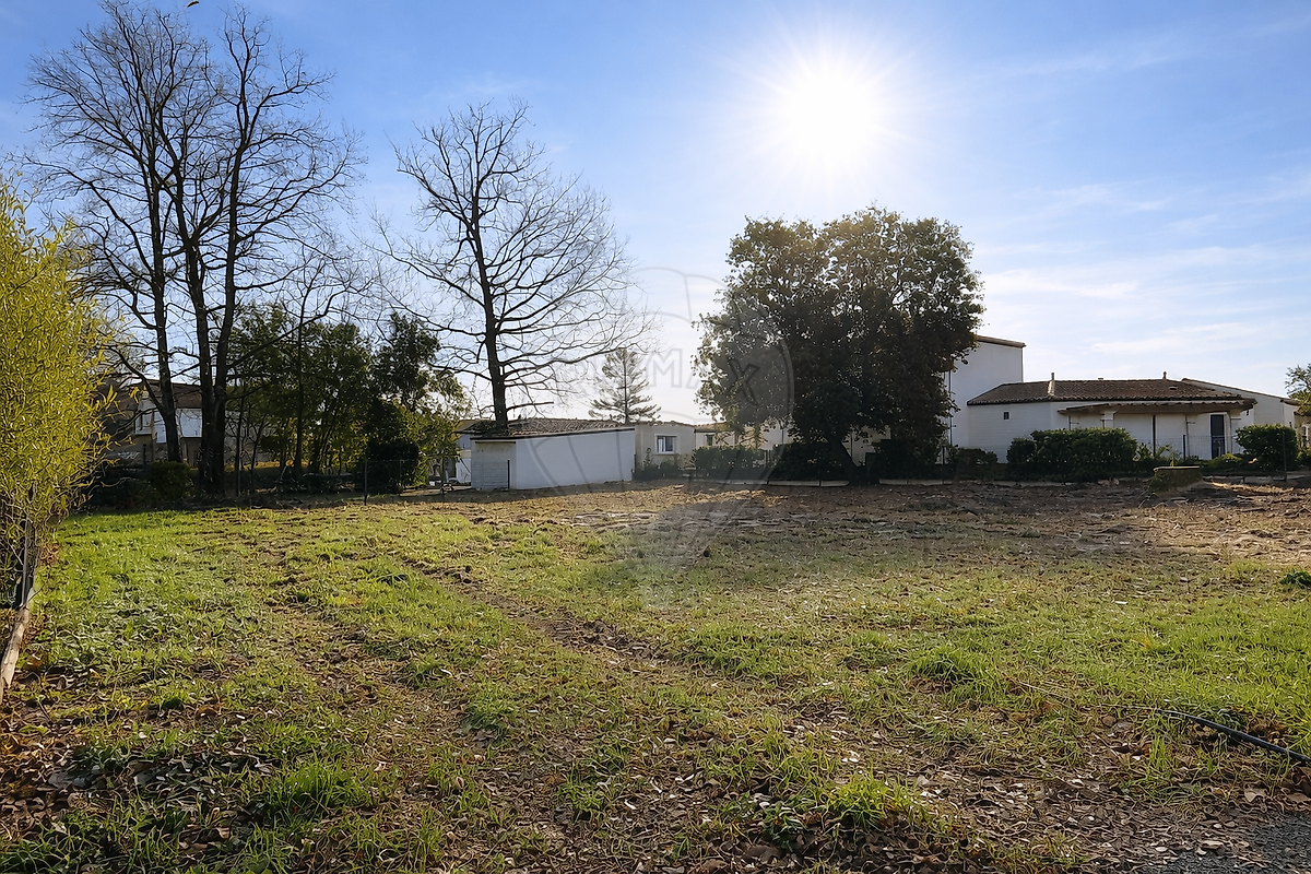 Terrain à vendre - Les Mathes · 220 000 €
