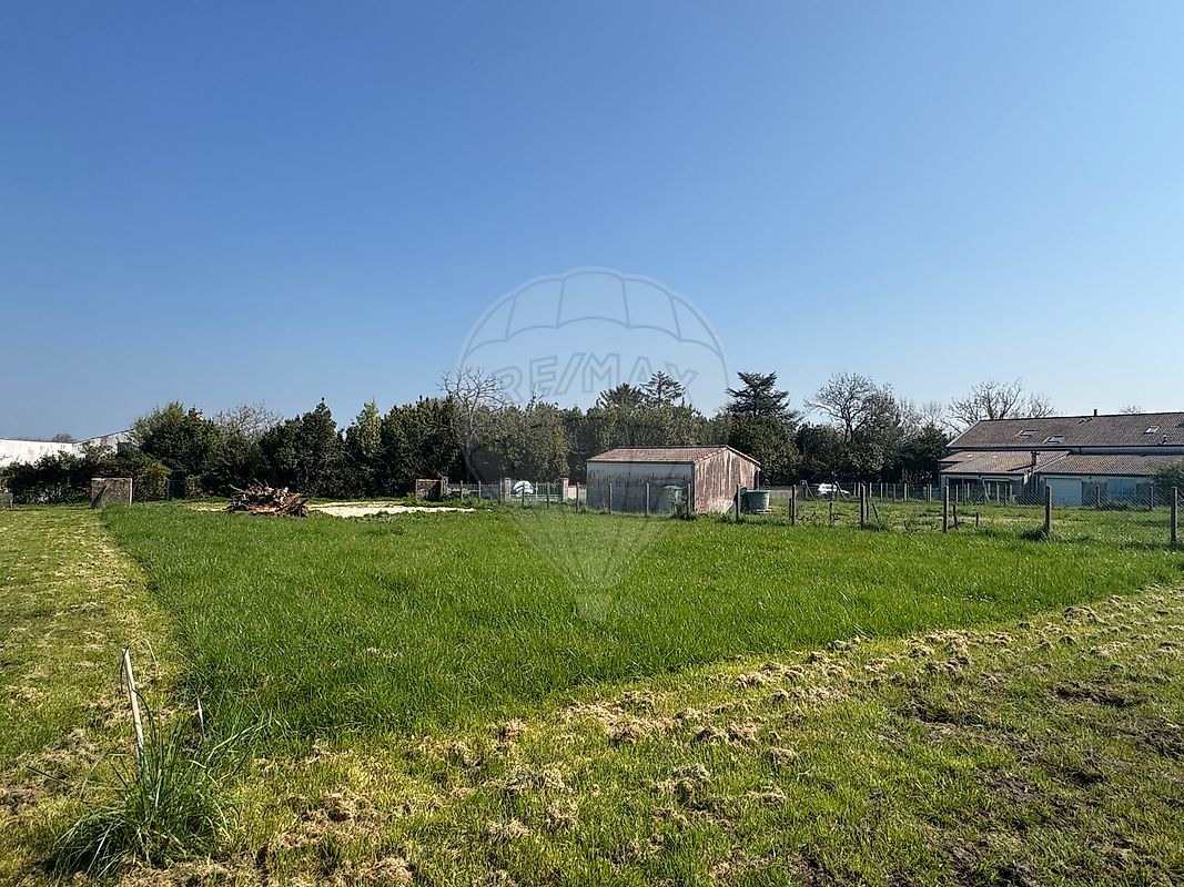 Terrain 783 m² · à Chaillevette · 783 m² · 107 000 €