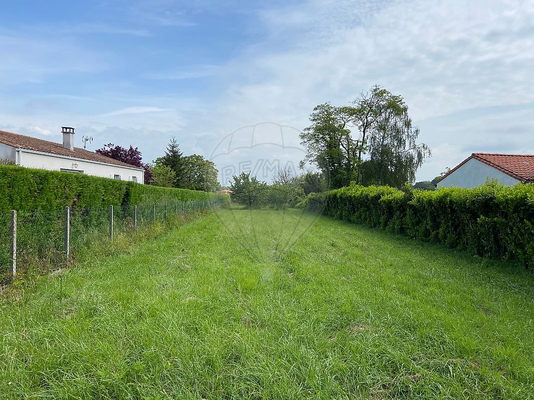 Terrain 1018 m² · à Saint-Augustin · 1 018 m² · 129 000 €