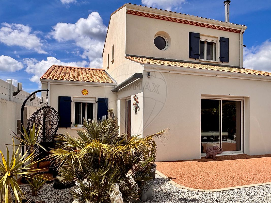 Maison 6 pièces 118 m² · à Saint-Sulpice-de-Royan · 118 m² · 399 800 €