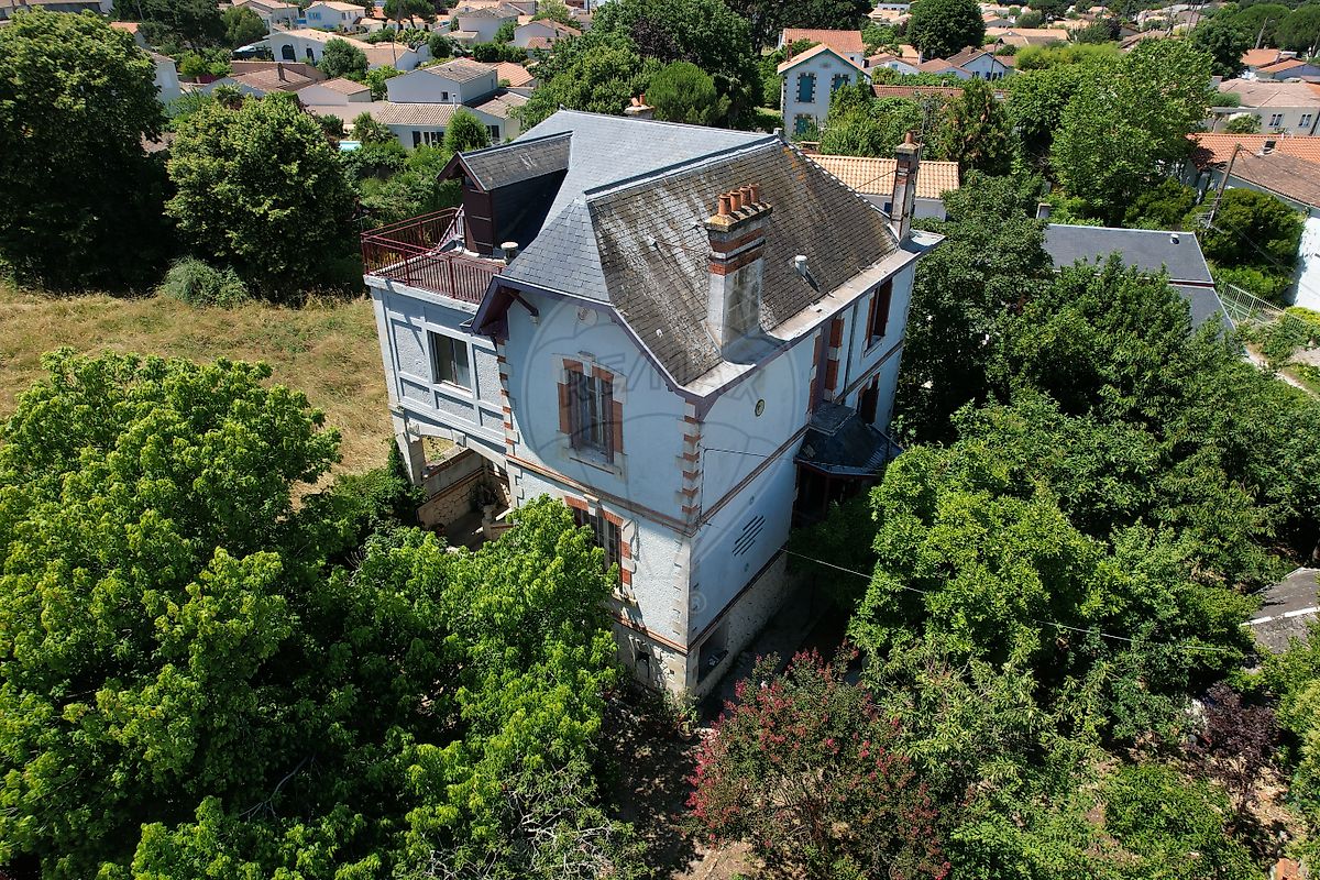Maison 7 pièces 221 m² · à Saint-Palais-sur-Mer · 221 m² · 781 000 €