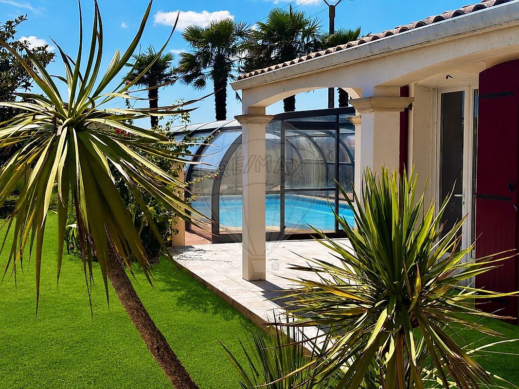 Maison 218 m² · à Le Gua · 218 m² · 498 000 €
