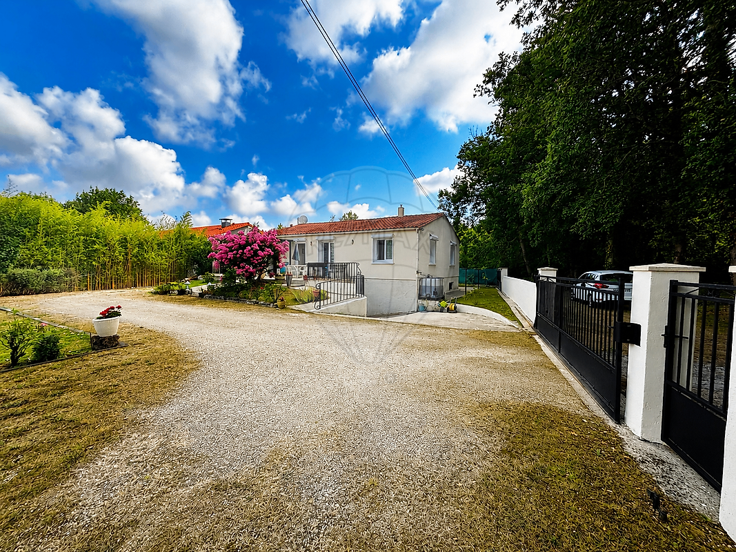 Maison 205 m² · à Breuillet · 205 m² · 339 000 €