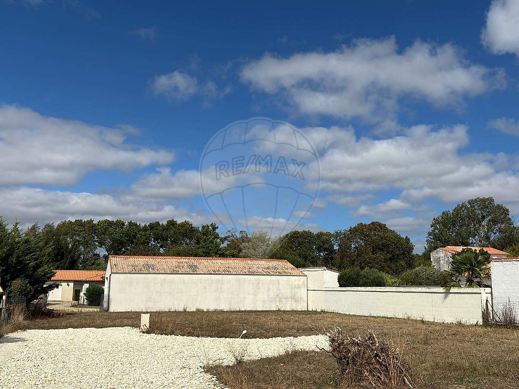 Terrain à vendre - Le Chay · 81 950 €