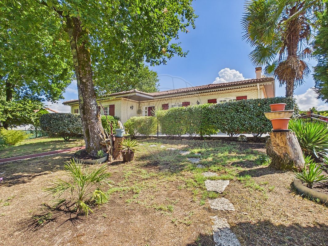 Maison 826 m² · à Royan · 826 m² · 627 000 €