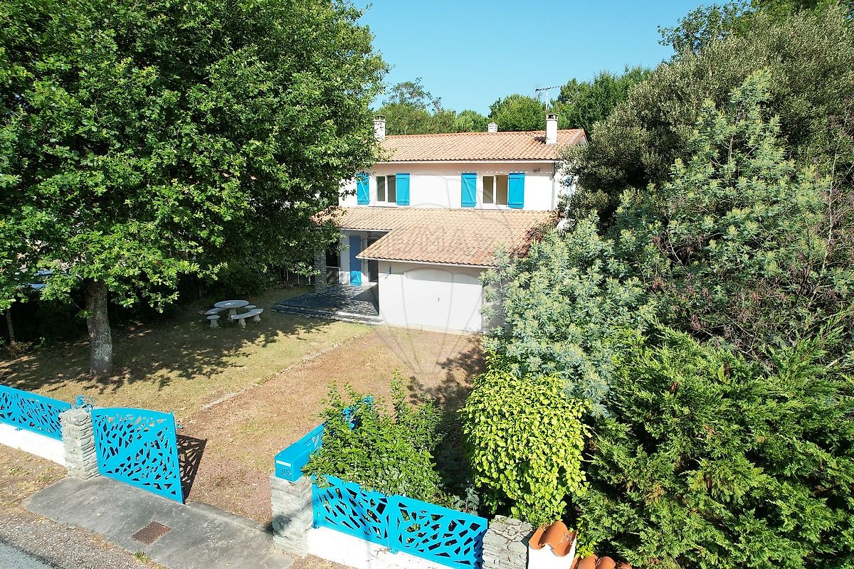 Maison 111 m² · à Les Mathes · 111 m² · 434 000 €