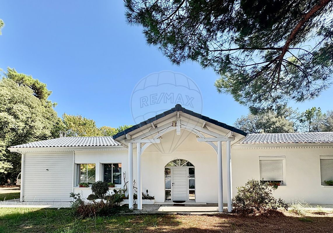 Maison 235 m² · à Saint-Palais-sur-Mer · 235 m² · 1 222 000 €
