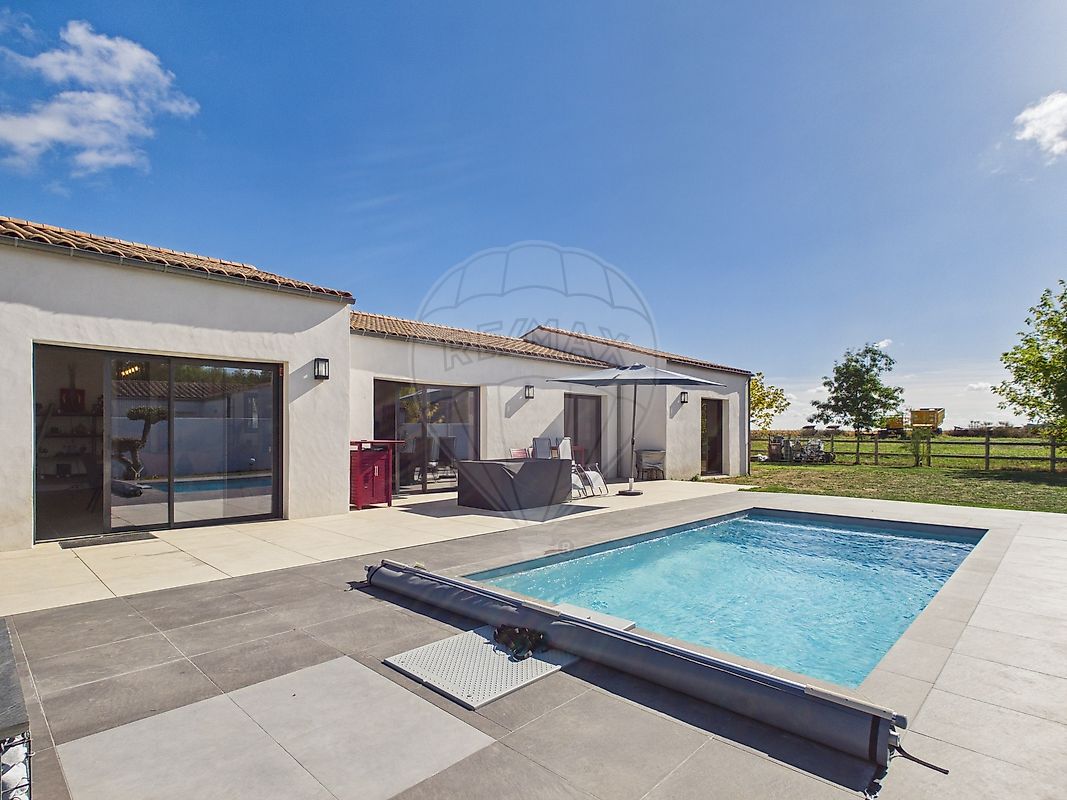 Maison 143 m² · à Breuillet · 143 m² · 745 000 €