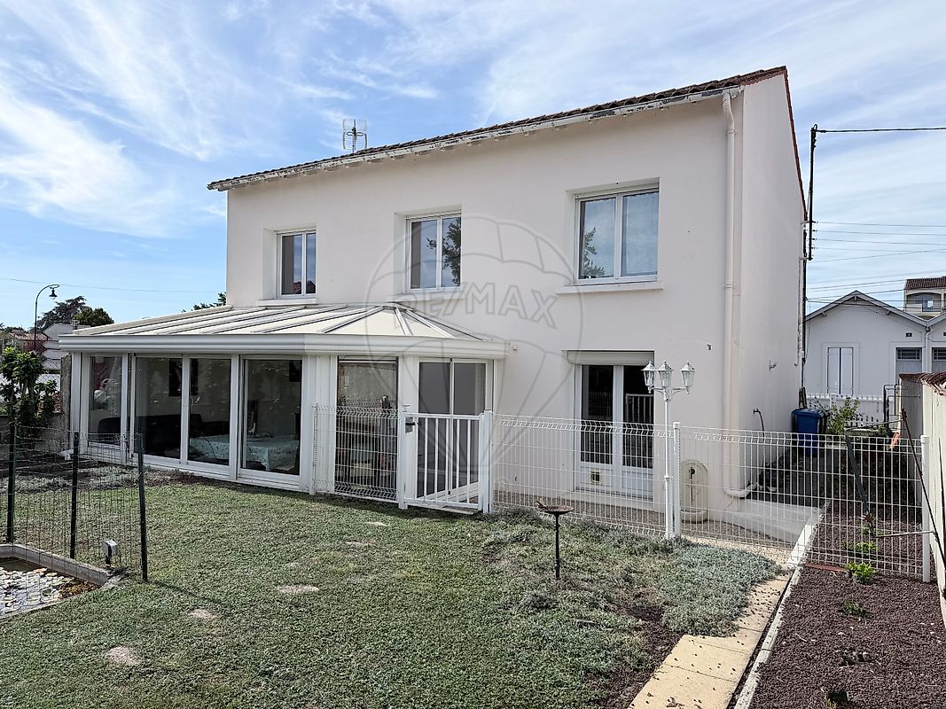 Maison 135 m² · à Saintes · 135 m² · 255 000 €