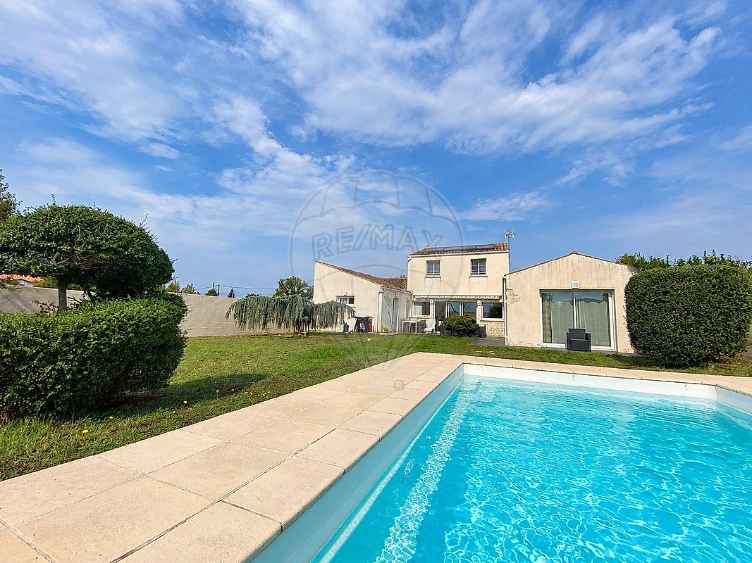 Maison 206 m² · à Breuillet · 206 m² · 628 215 €
