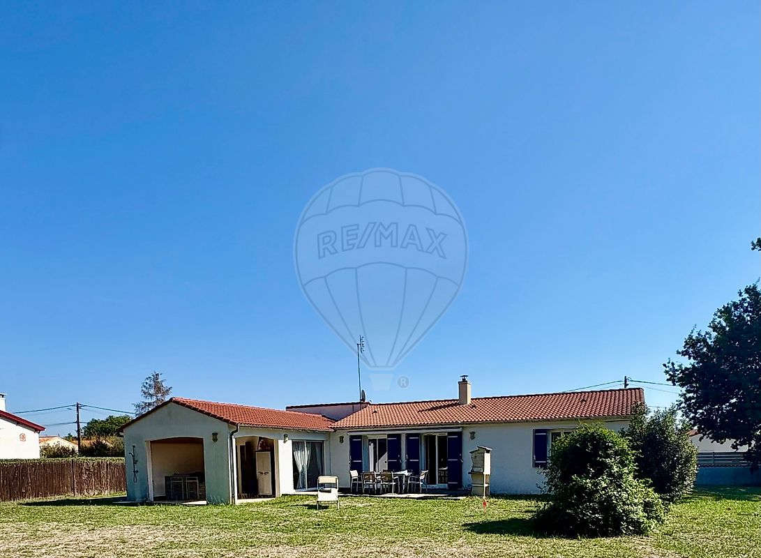Maison 140 m² · à Breuillet · 140 m² · 378 000 €